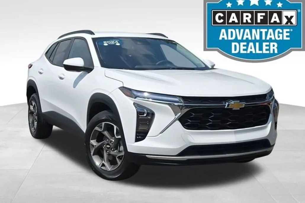 2024 Chevrolet Trax LT photo 1
