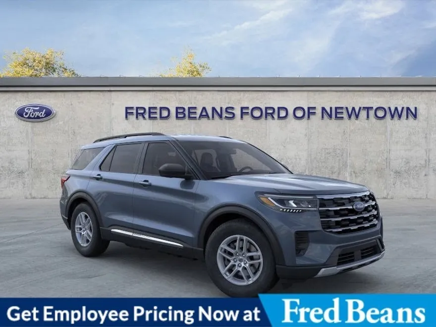 2025 Ford Explorer photo 1