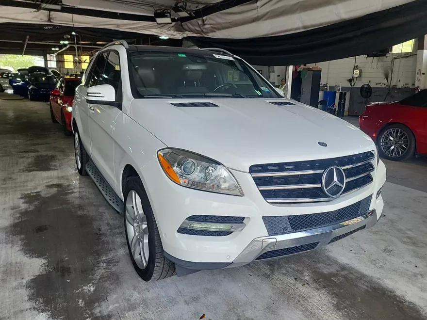 2015 Mercedes Benz ML 350 photo 1