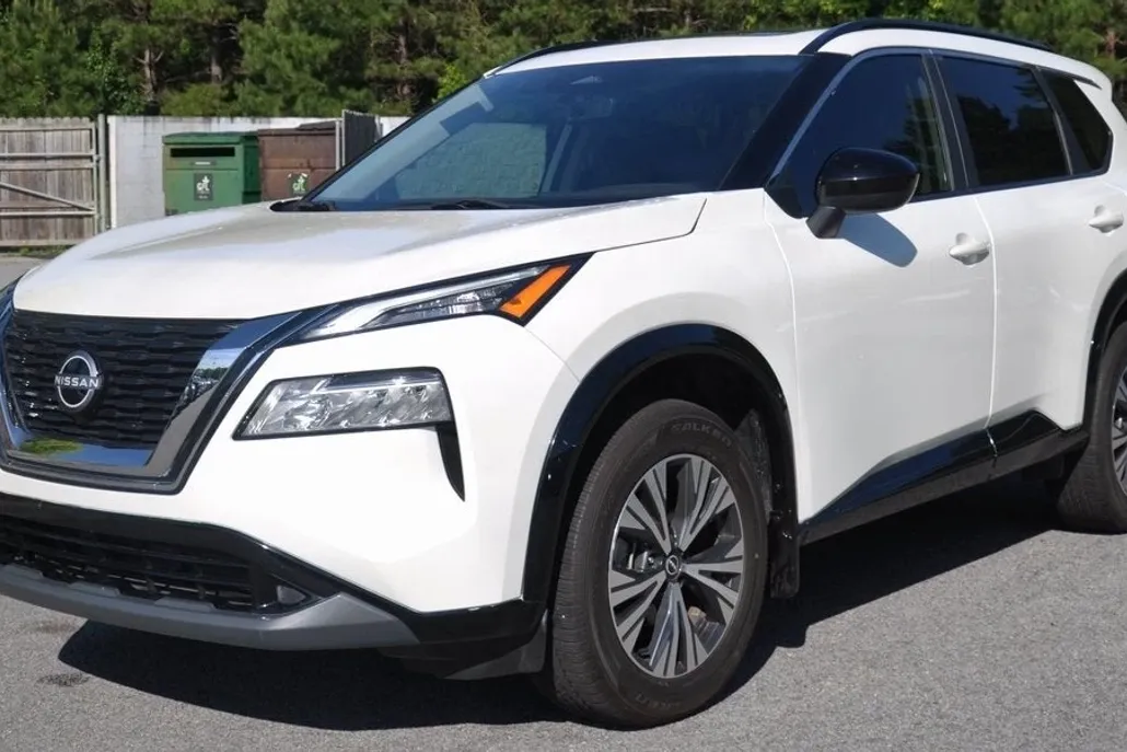 2023 Nissan Rogue SV photo 1