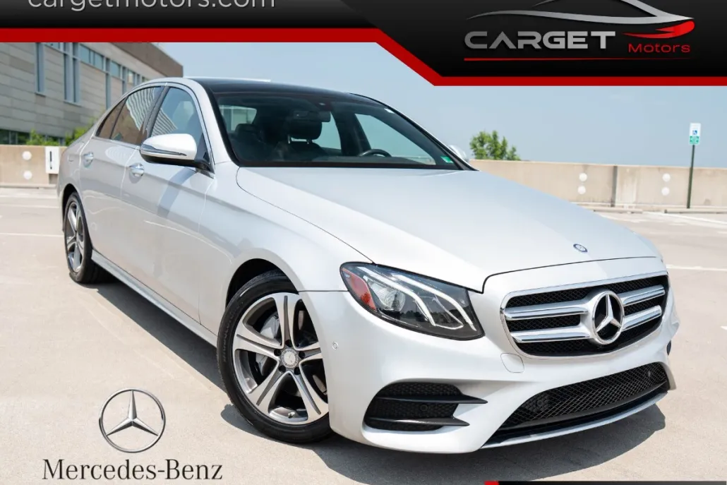 2017 Mercedes Benz E 300 4MATIC photo 1