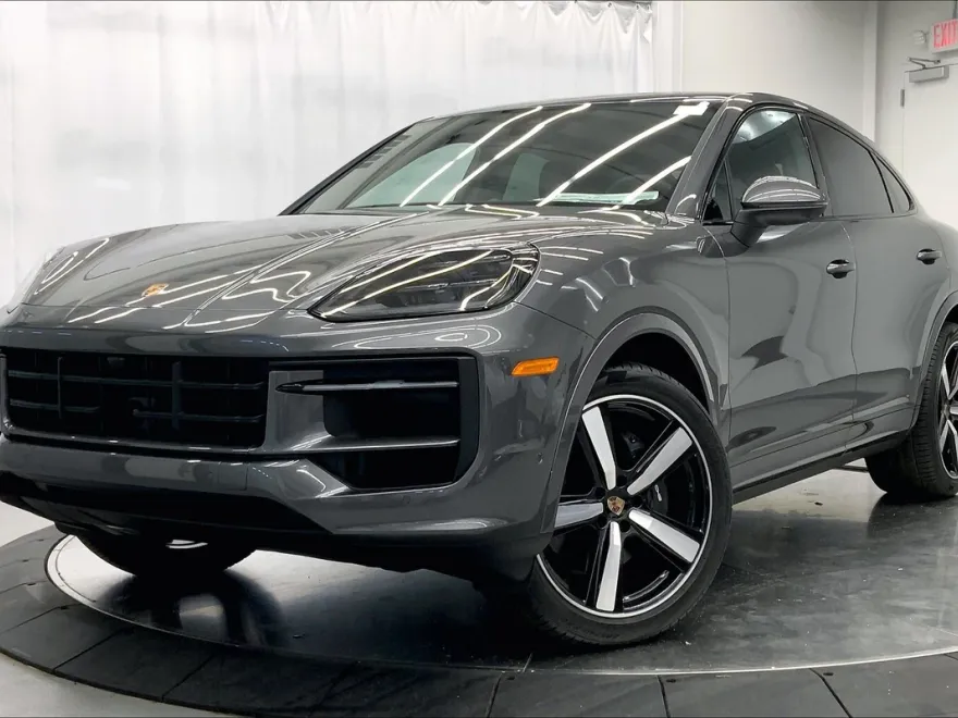 2025 Porsche Cayenne Coupe photo 1