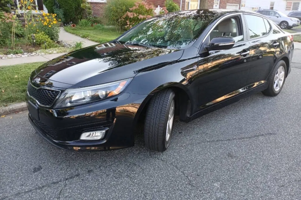 2015 Kia Optima LX photo 1