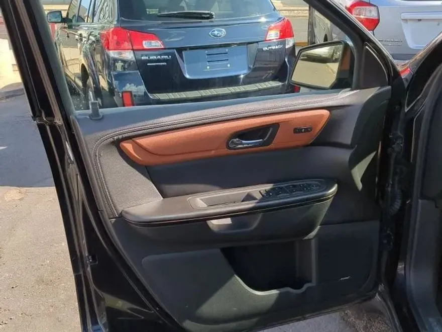 2015 Chevrolet Traverse LTZ photo 1
