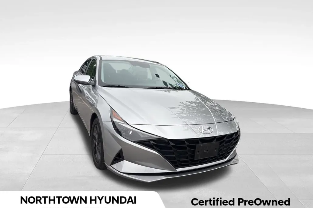 2023 Hyundai Elantra SEL photo 1