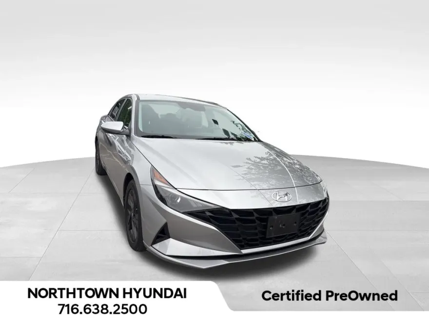 2023 Hyundai Elantra SEL photo 1