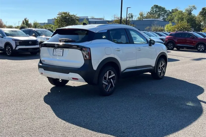 2026 Nissan Kicks SV photo 1