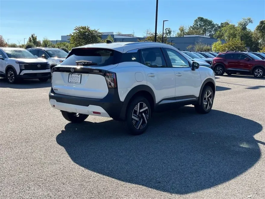 2026 Nissan Kicks SV photo 1