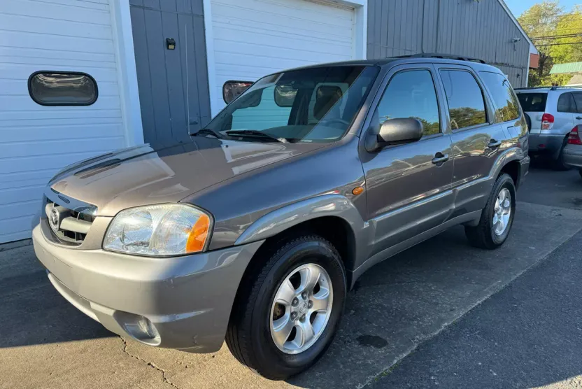 2002 Mazda Tribute LX photo 1