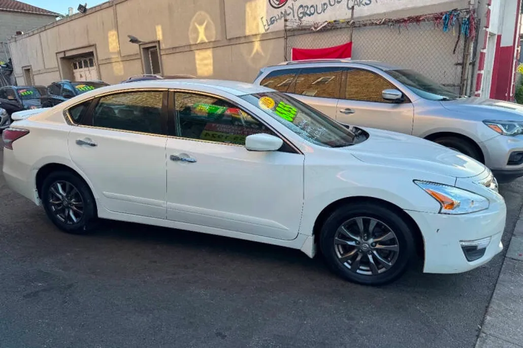 2015 Nissan Altima 2.5 S photo 1