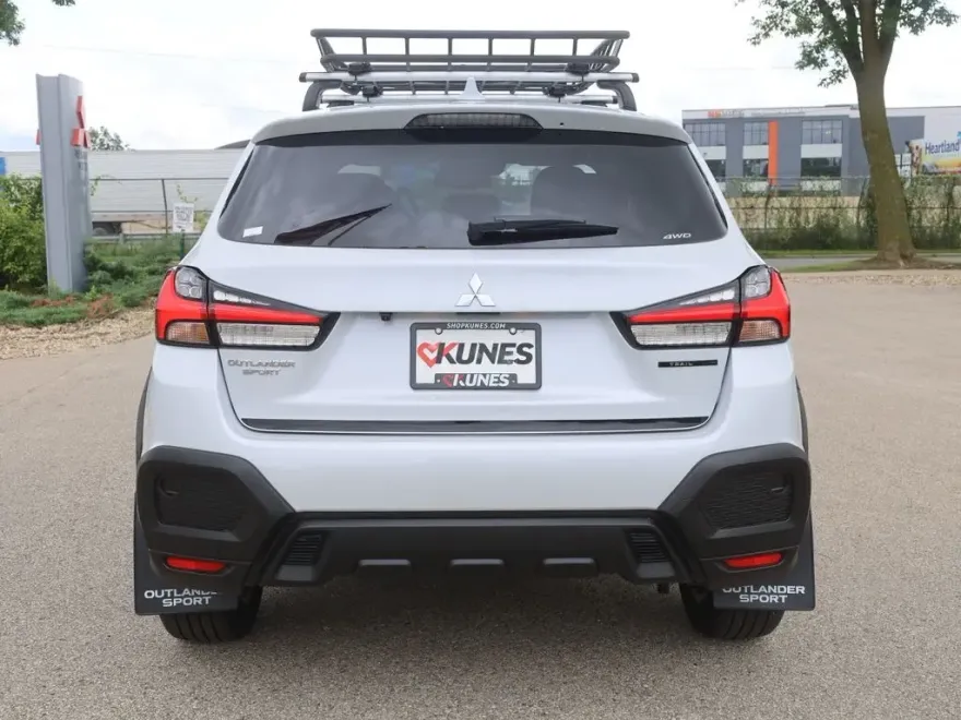 2025 Mitsubishi Outlander Sport ES SE LE photo 1