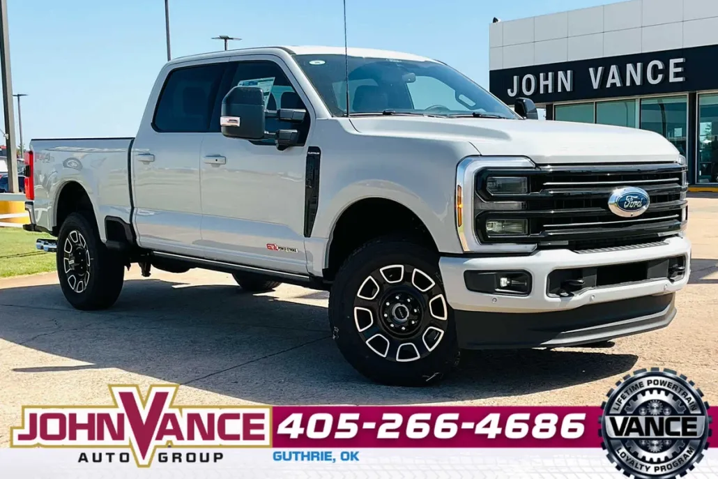 2025 Ford F-250 Platinum photo 1