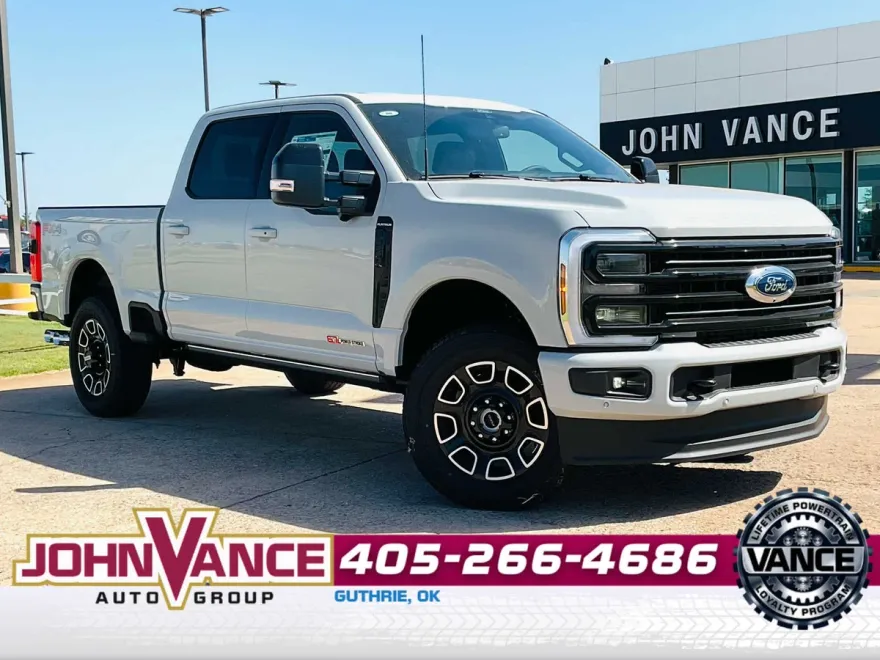2025 Ford F-250 Platinum photo 1