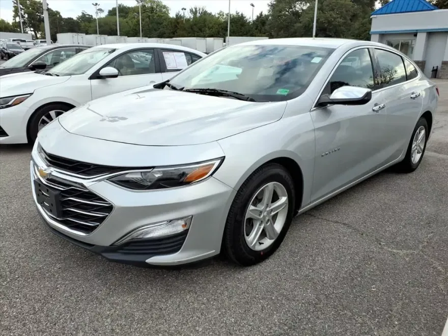 2020 Chevrolet Malibu LS photo 1