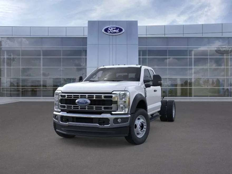 2025 Ford F-550 XL photo 1