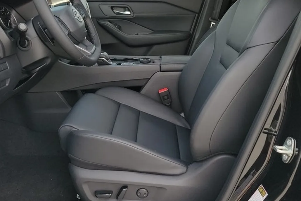 2026 Nissan Rogue SV photo 1
