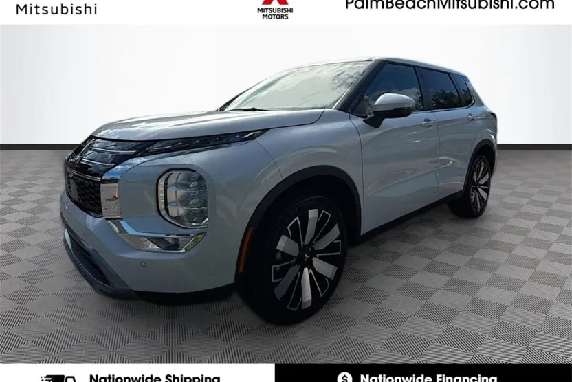 2025 Mitsubishi Outlander SE photo 1