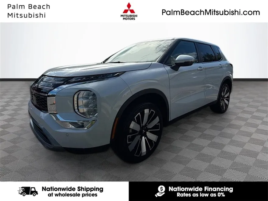2025 Mitsubishi Outlander SE photo 1