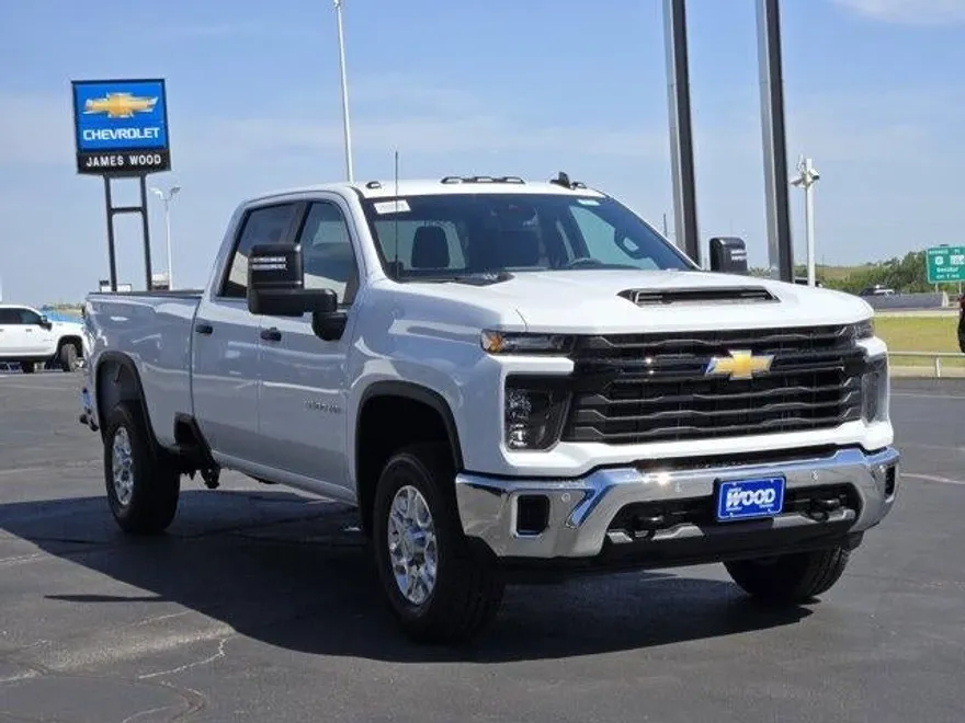 2025 Chevrolet Silverado 3500HD photo 1