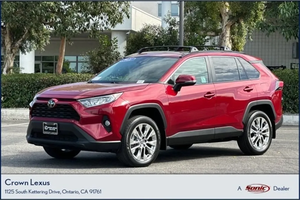 2021 Toyota RAV4 XLE Premium photo 1