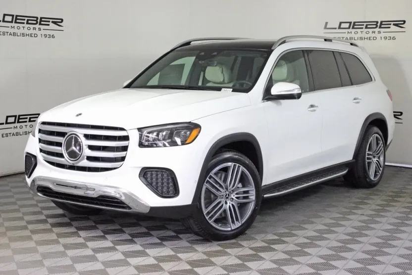 2025 Mercedes Benz GLS 450 4MATIC photo 1