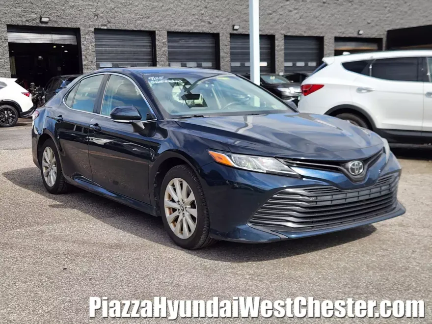 2018 Toyota Camry L photo 1