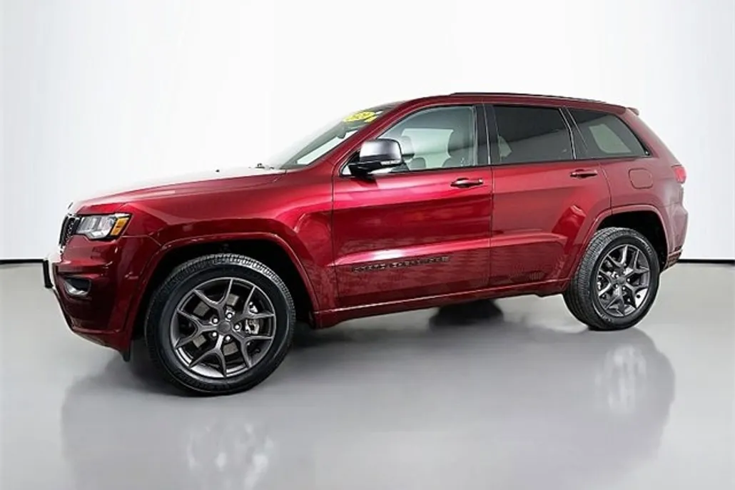 2021 Jeep Grand Cherokee Anniversary Edition photo 1