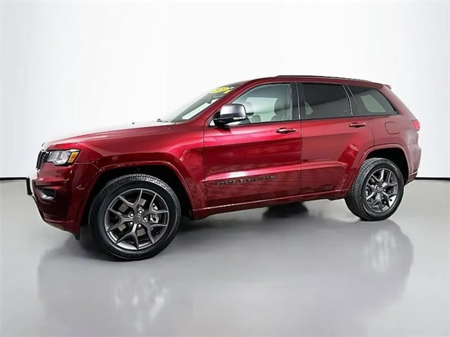 2021 Jeep Grand Cherokee Anniversary Edition photo 1