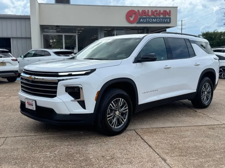 2025 Chevrolet Traverse photo 1