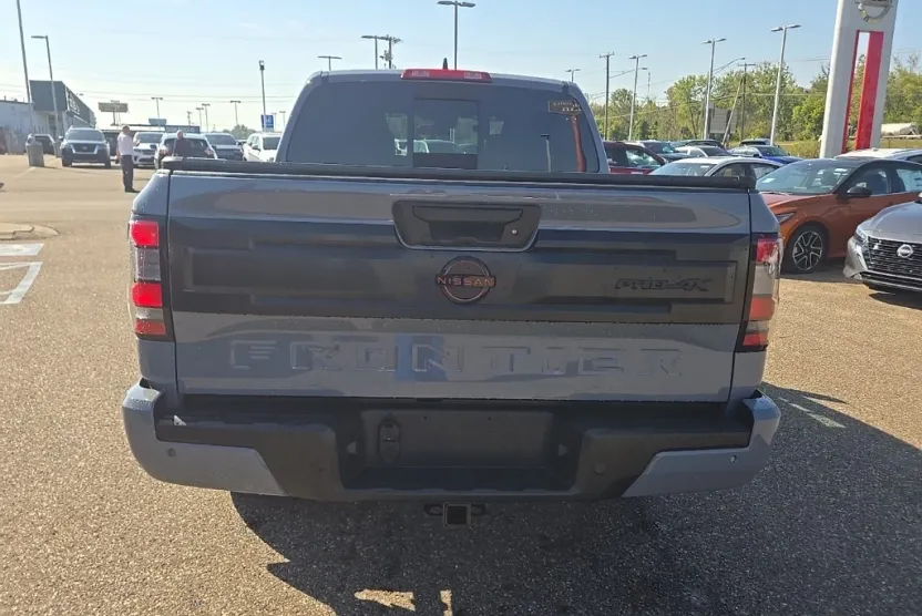 2025 Nissan Frontier PRO-4X photo 1