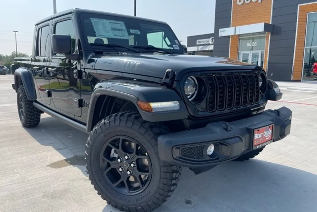 2025 Jeep Gladiator Willys photo 1