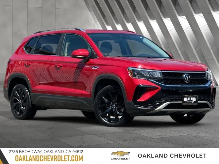 2023 Volkswagen Taos SE photo 1