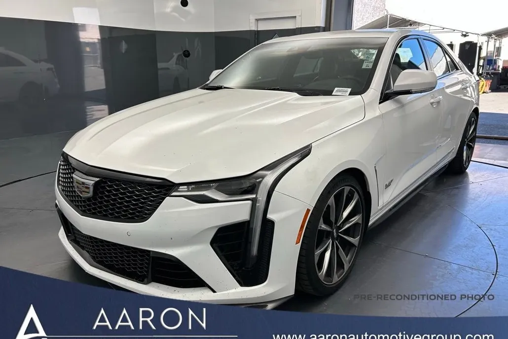 2024 Cadillac CT4 photo 1