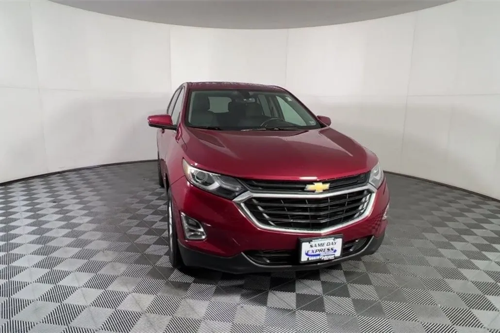 2019 Chevrolet Equinox LT photo 1