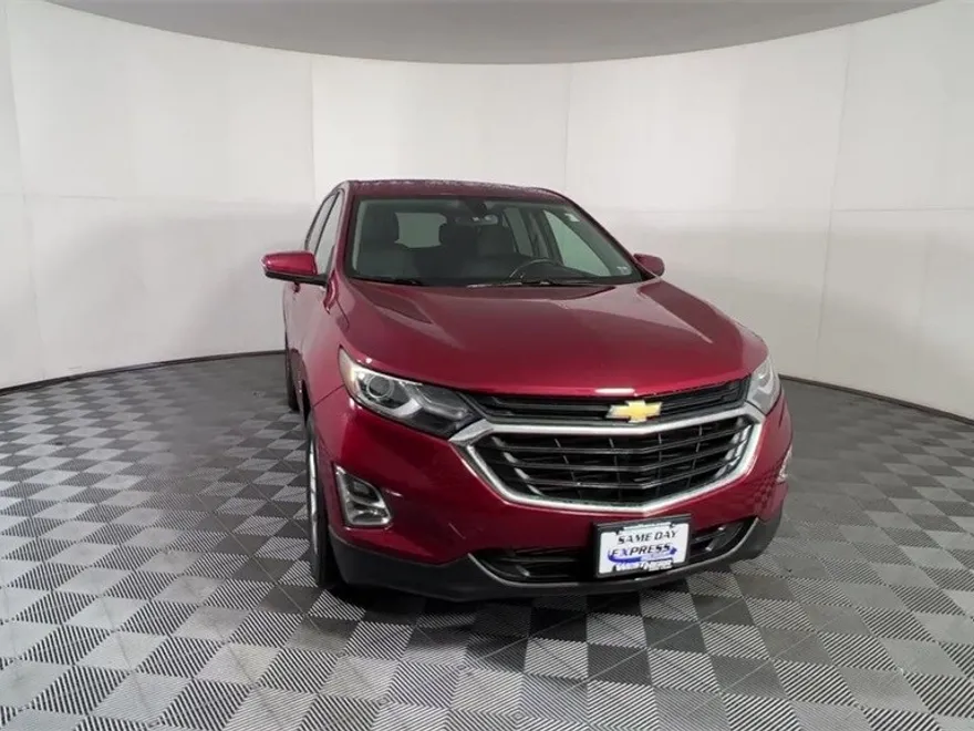 2019 Chevrolet Equinox LT photo 1