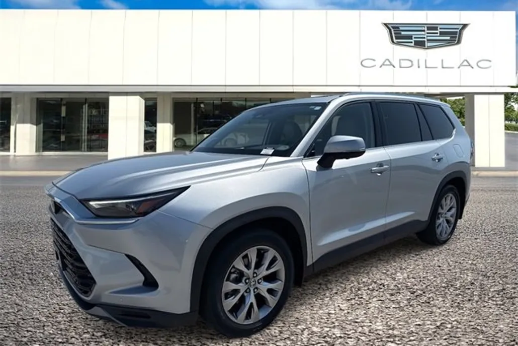 2024 Toyota Grand Highlander XLE photo 1
