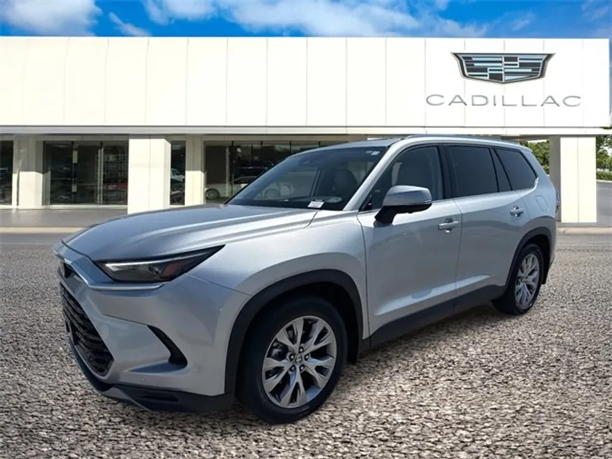 2024 Toyota Grand Highlander XLE photo 1