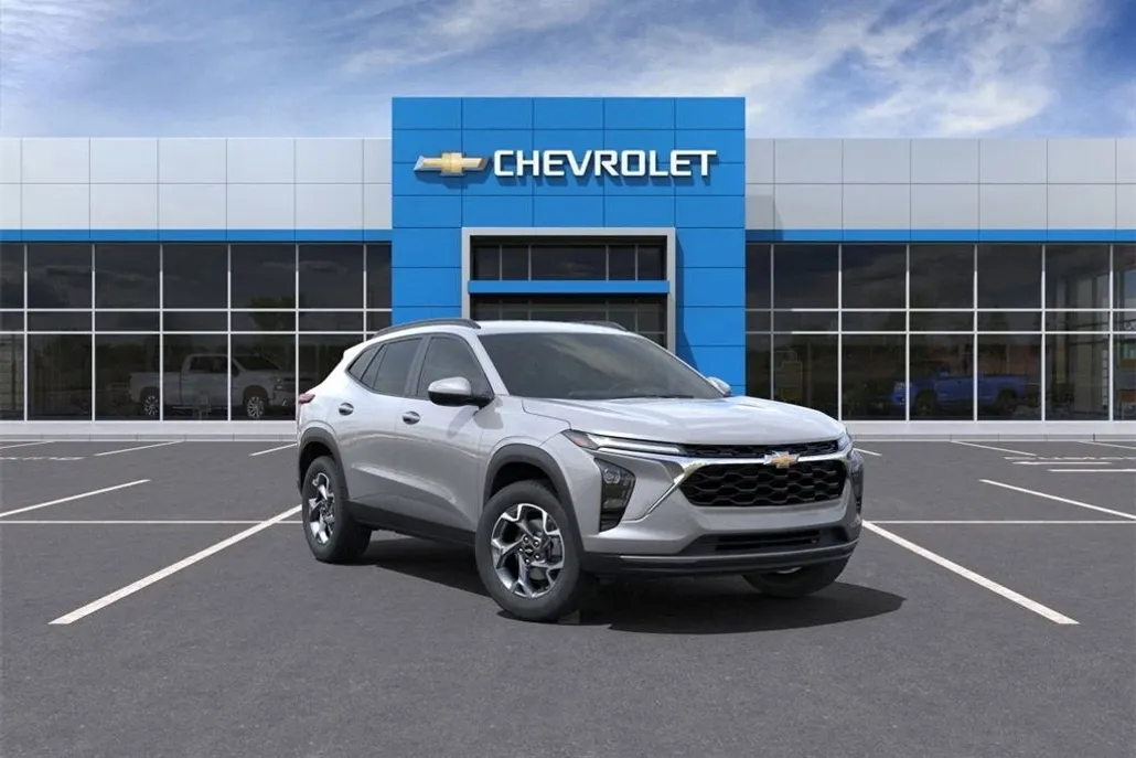 2025 Chevrolet Trax LT photo 1