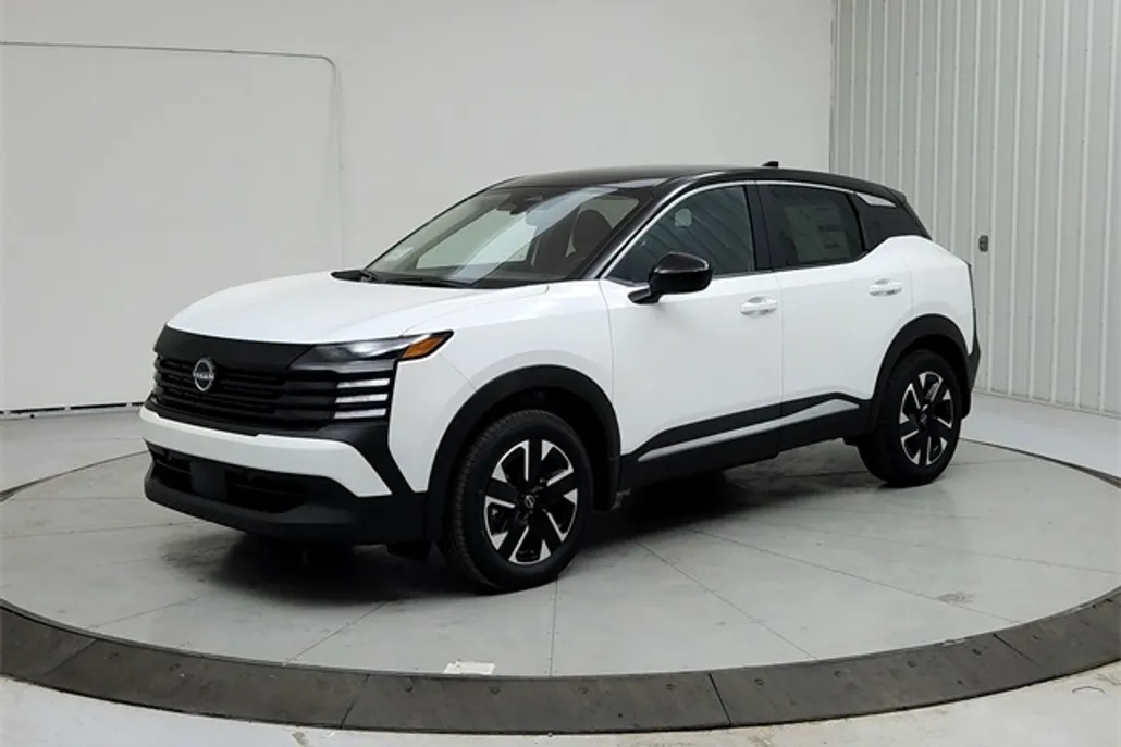 2025 Nissan Kicks SV photo 1