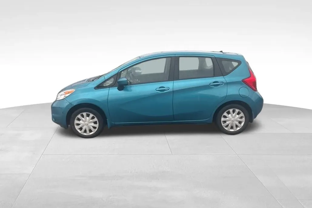 2015 Nissan Versa Note SV photo 1