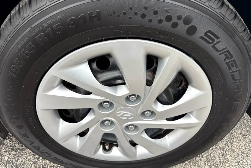 2020 Hyundai Elantra SE photo 1