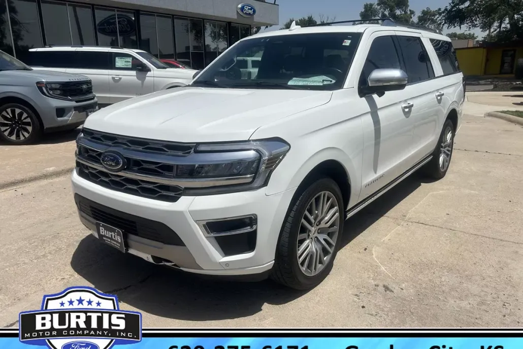 2022 Ford Expedition MAX Platinum photo 1