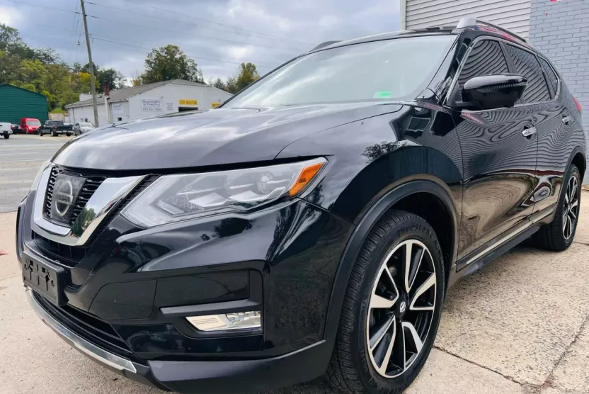 2017 Nissan Rogue SL photo 1