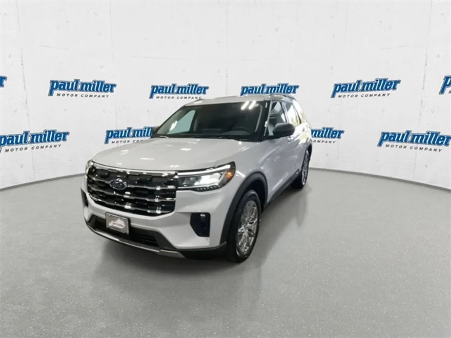 2026 Ford Explorer photo 1