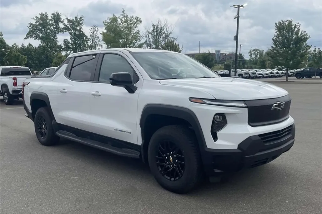 2024 Chevrolet Silverado EV Work Truck photo 1