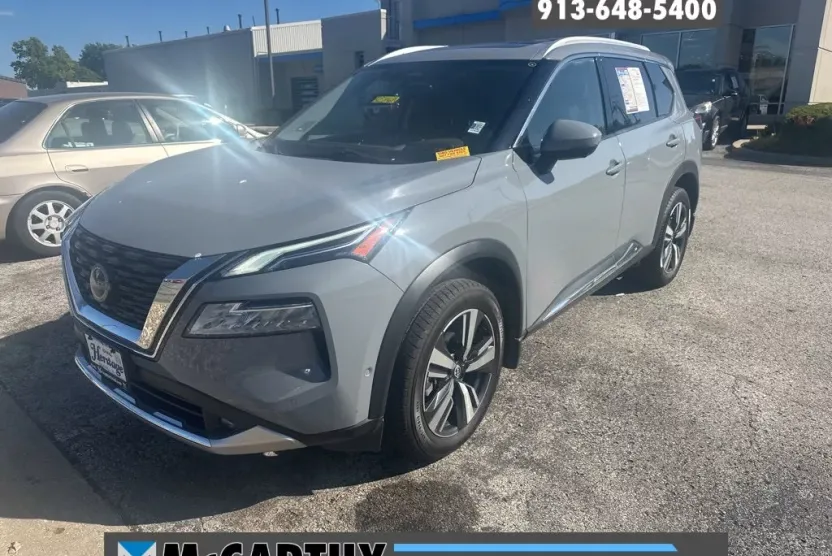 2022 Nissan Rogue Platinum photo 1