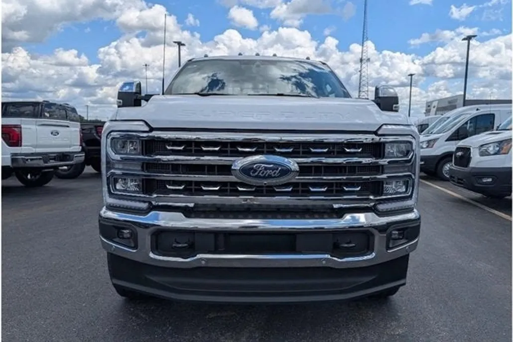 2026 Ford F-350 Lariat photo 1