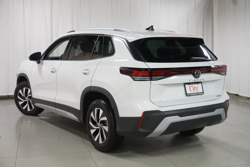 2025 Volkswagen Tiguan S photo 1