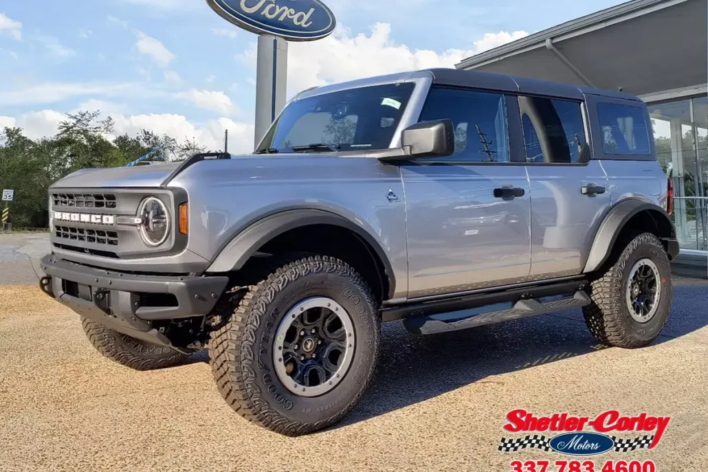 2024 Ford Bronco Black Diamond photo 1