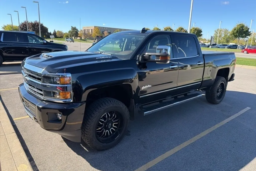 2018 Chevrolet Silverado 2500HD High Country photo 1